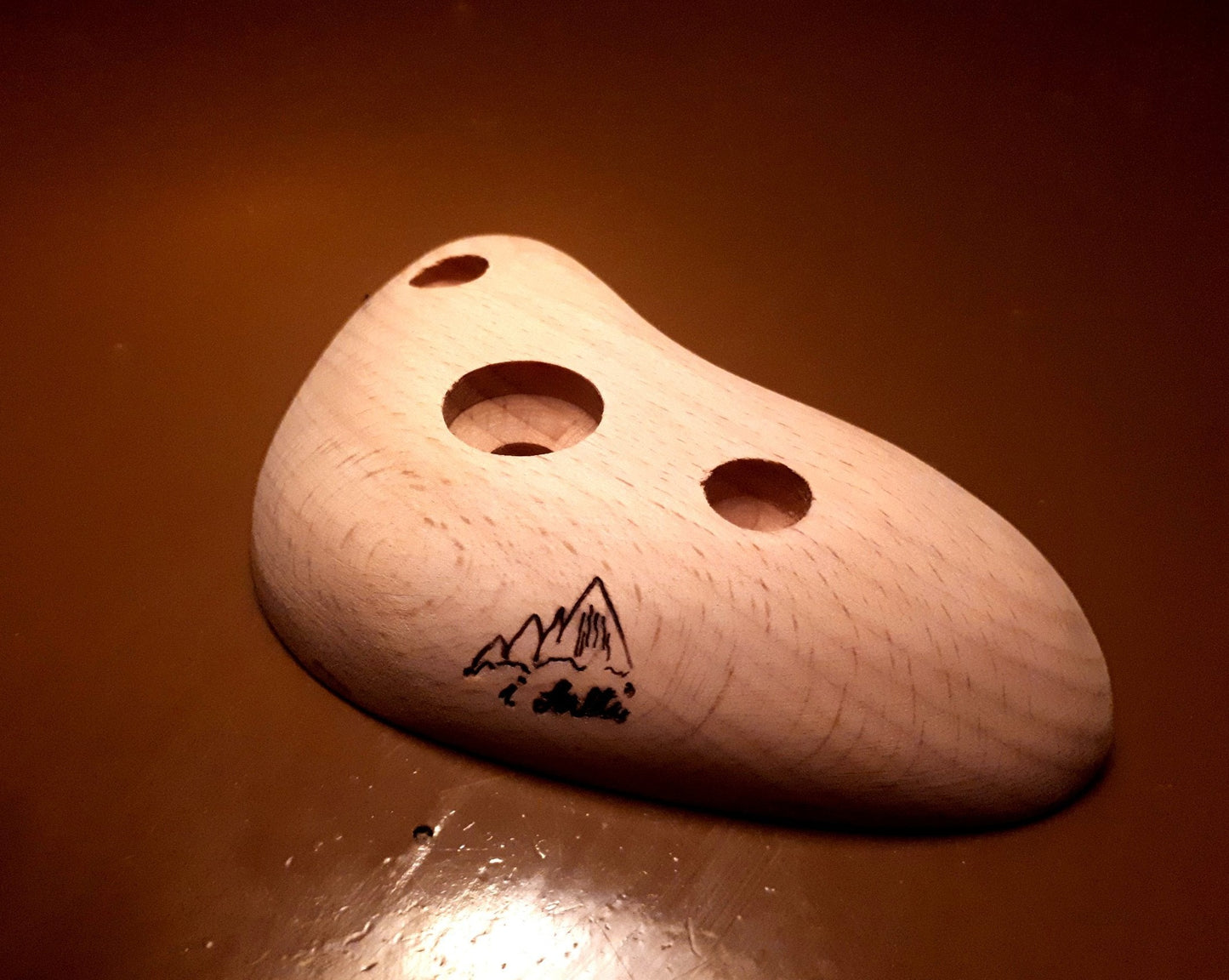 Thick asymmetric notch. 25