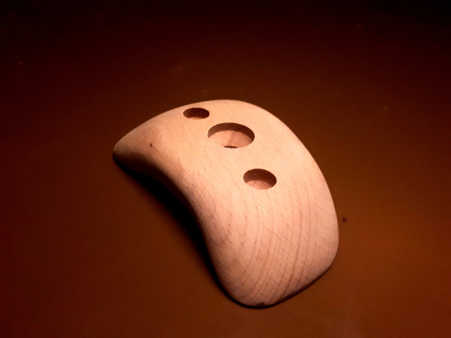 Thick asymmetric notch/clamp 25