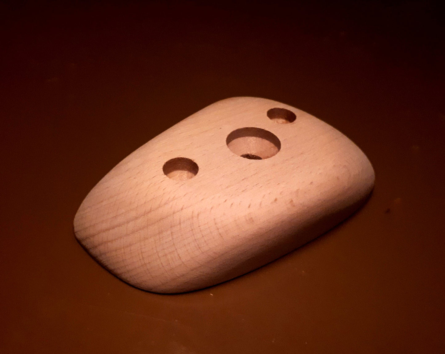 Thick asymmetric notch/clamp 25