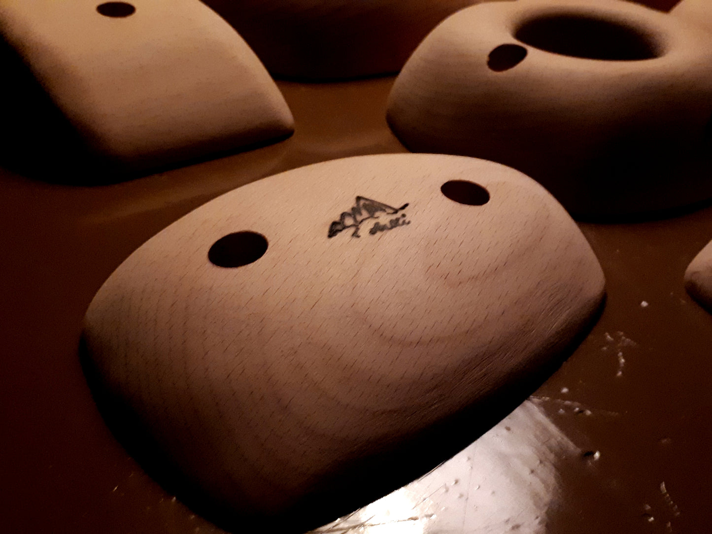 Symmetrical holds System Wall set