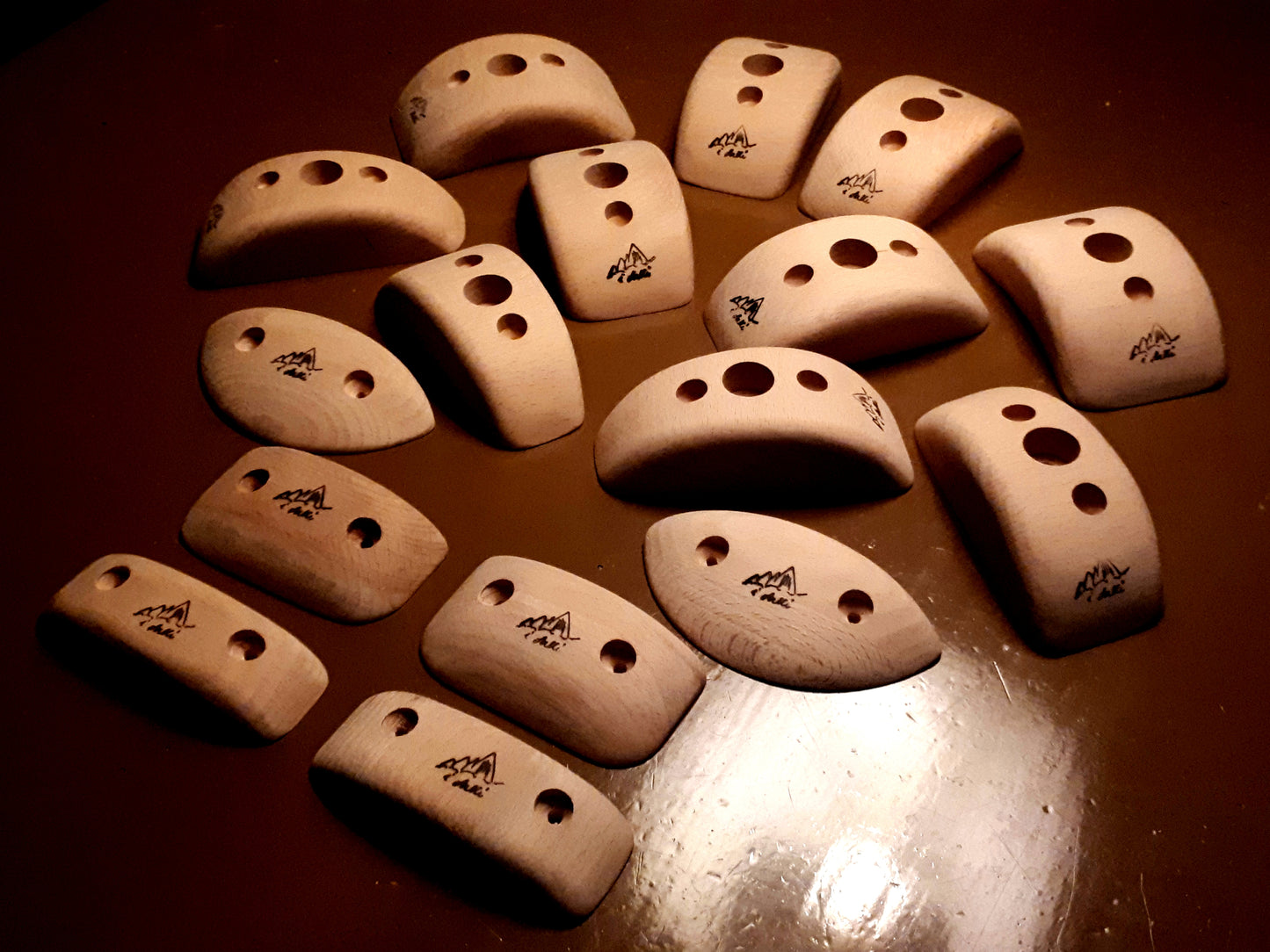 Symmetrical holds set - pinches and crimps