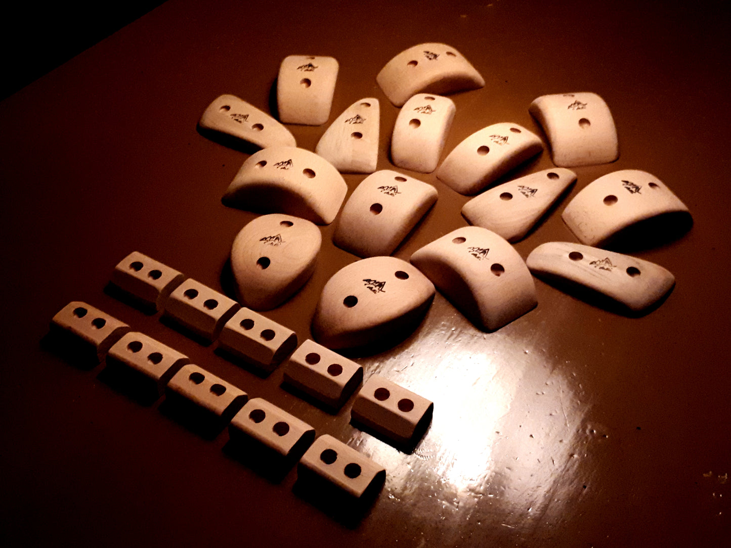 Pinches and footholds set