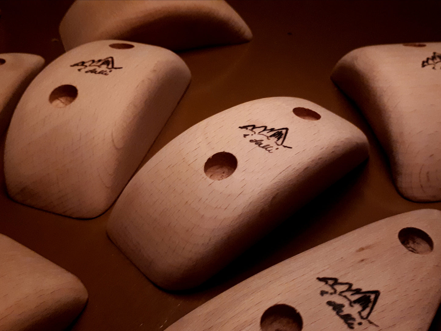 Pinches and footholds set