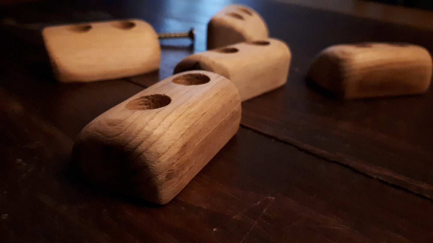 Set of 5 footholds