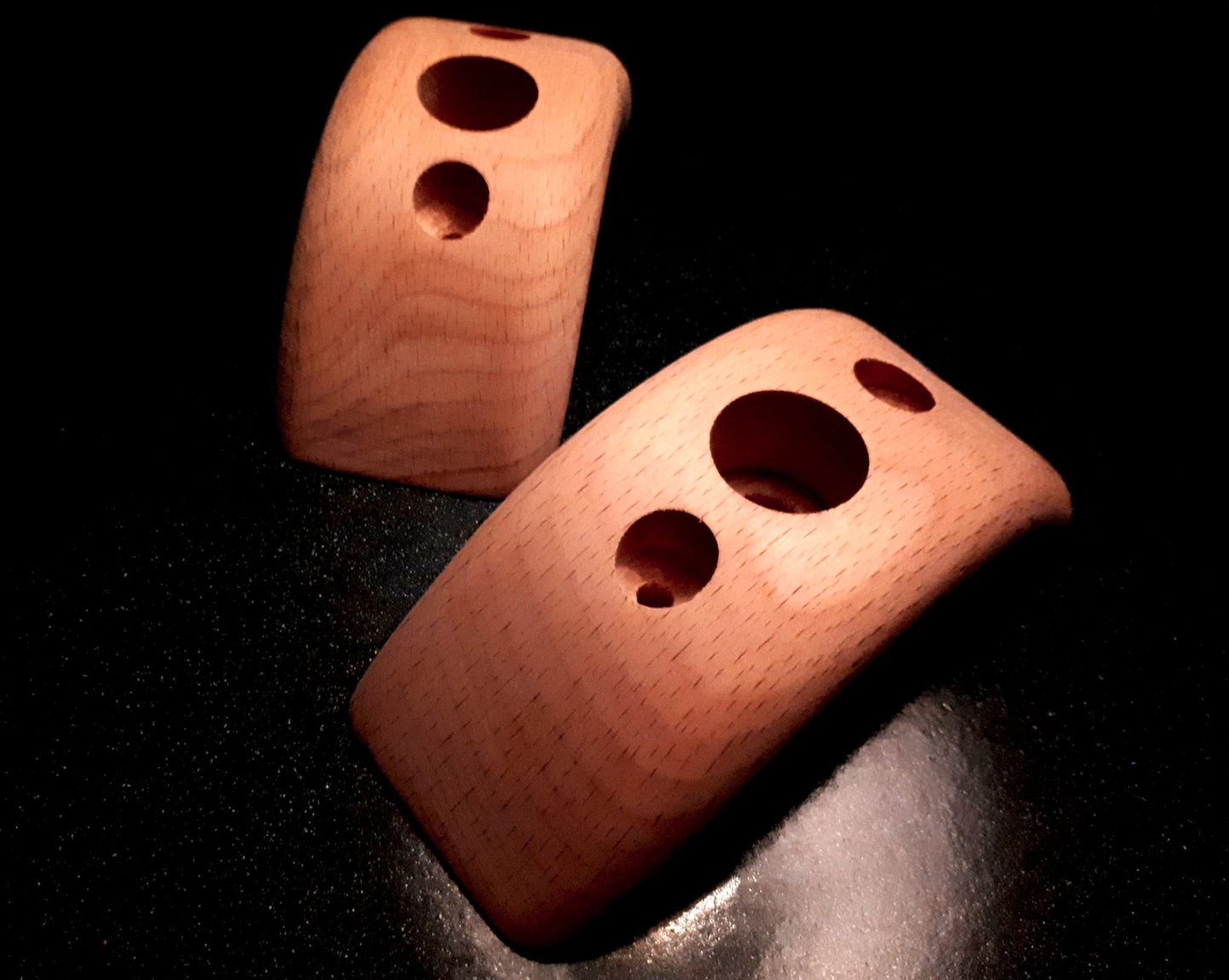 Coppia di pinze concave