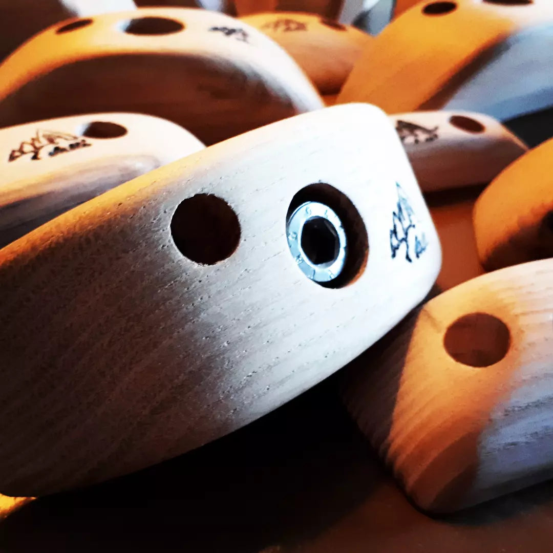 Holds set - pinches and crimps