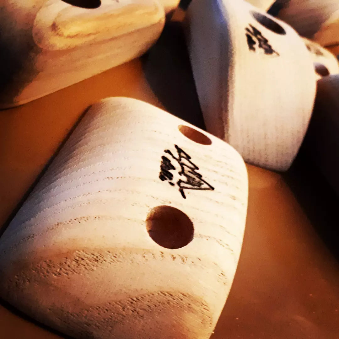 Holds set - pinches and crimps