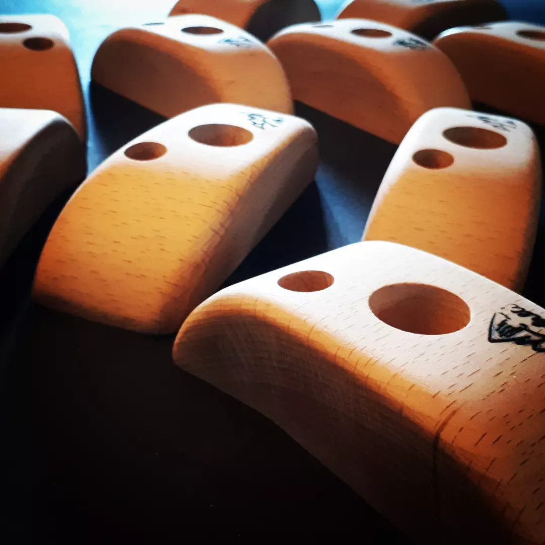 Symmetrical holds set - pinches and crimps